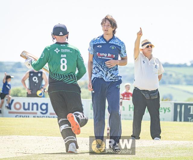 That is out says Umpire Trefor Evans